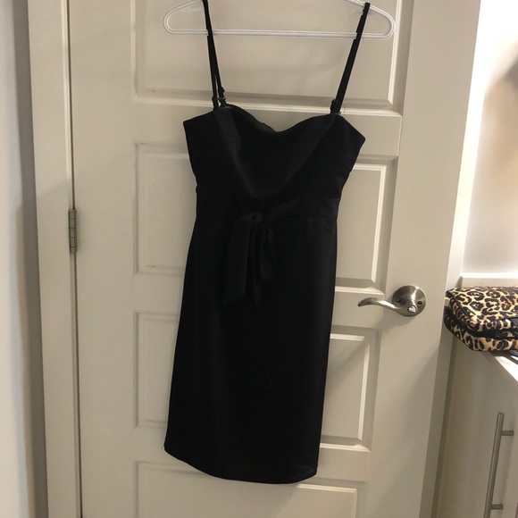 Stelly black midi dress